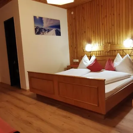 Frühstückspension Ledererhof 3*