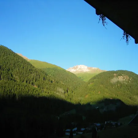 Frühstückspension Ledererhof 3*