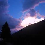 לינה וארוחת בוקר Ledererhof 3*